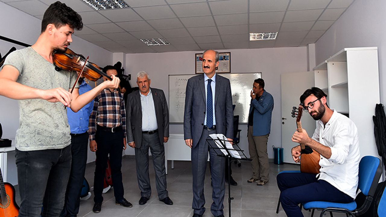 Dulkadiroğlu Gençlik merkezinde kurs kayıtları başladı