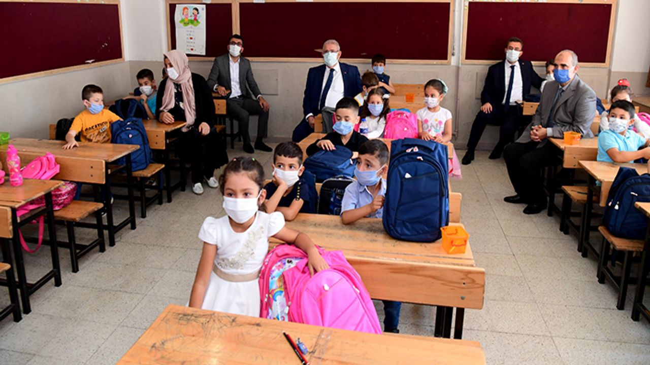 Onikişubat Belediyesi'nden öğrencilere kırtasiye desteği