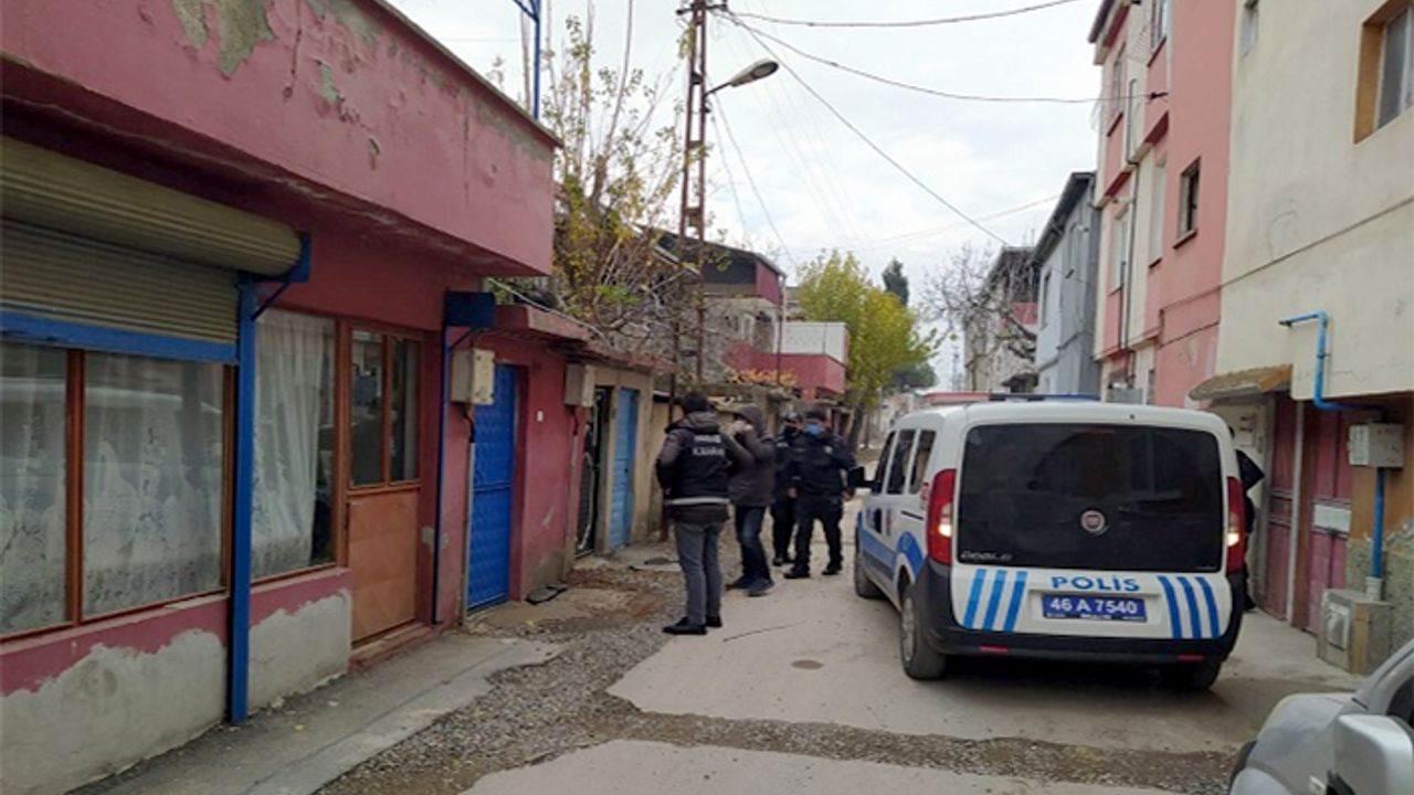 Uyuşturucu suçundan aranan 3 kişi yakalandı