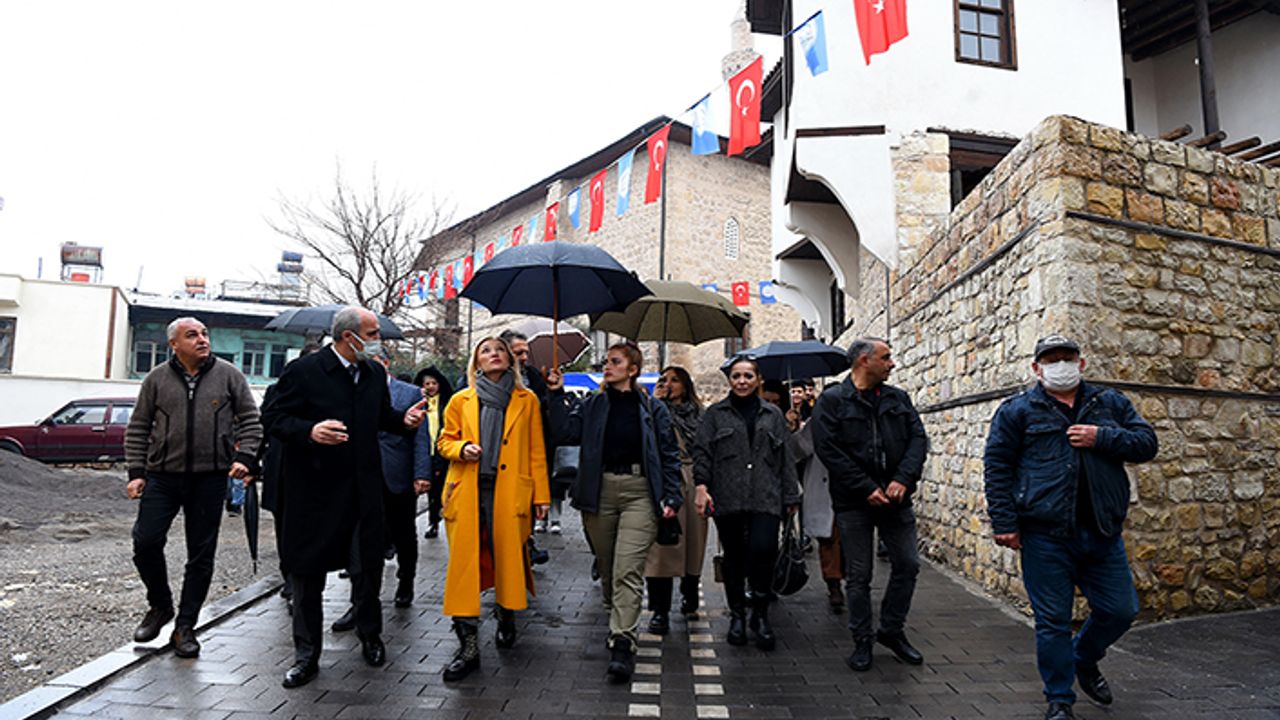 Bahtiyar Yokuşu turistlerin ilgi odağı oldu