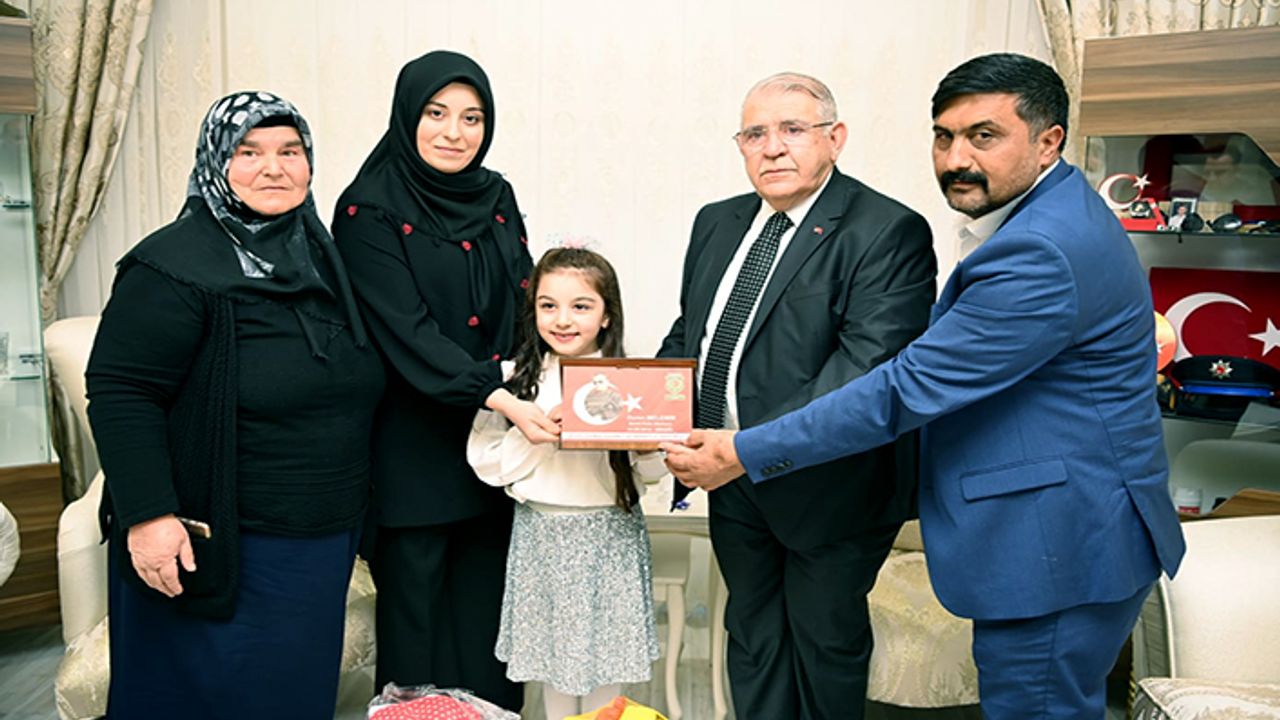 Mahçiçek’ten şehit kızına doğum günü sürprizi