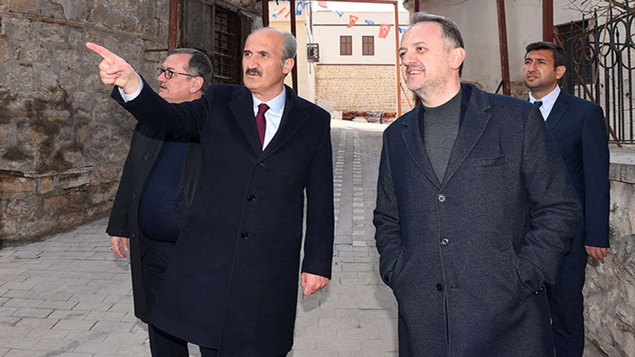 Okay, “Tarihi değerlerimizi geleceğe taşıyoruz”
