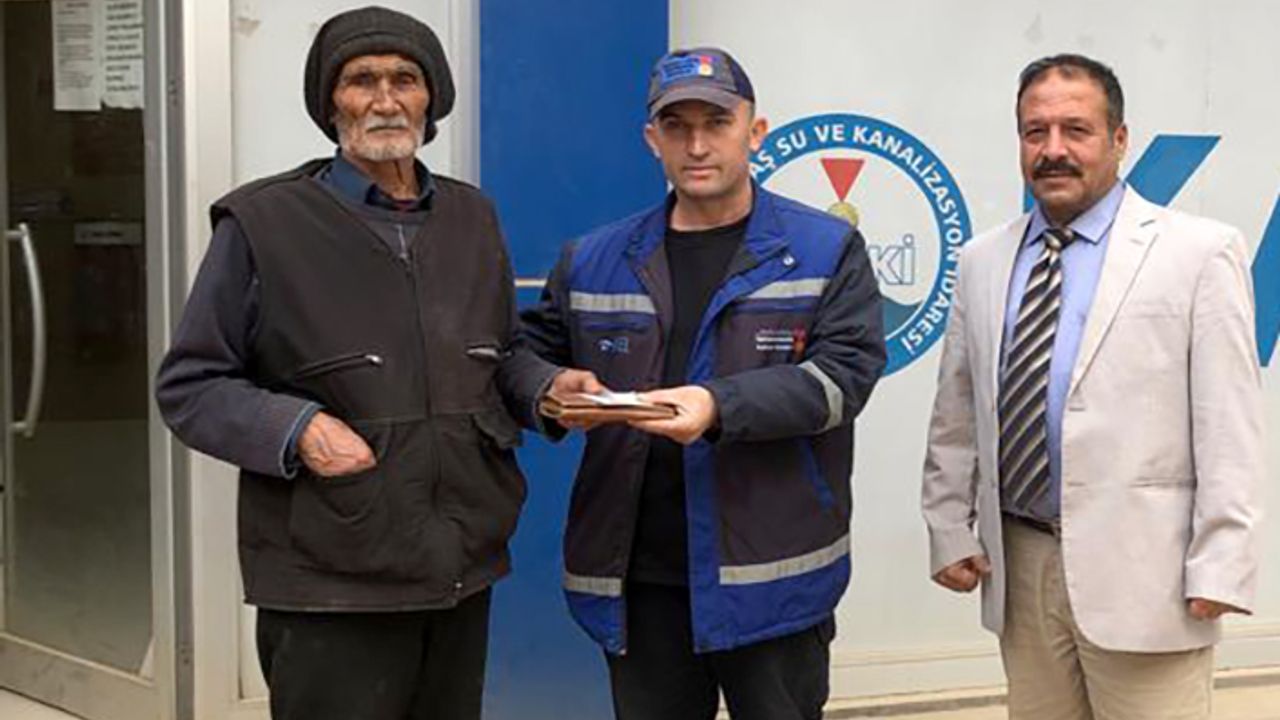 Bulduğu para dolu cüzdanı sahibine ulaştırdı