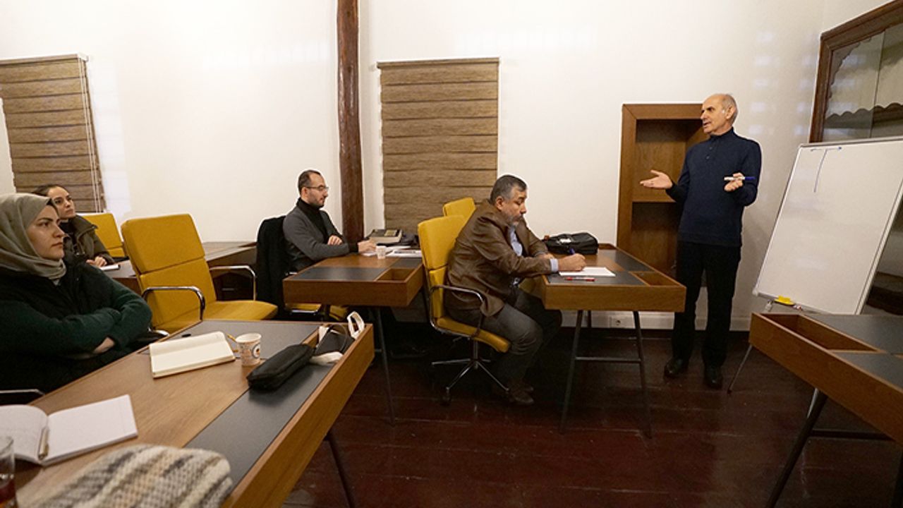 “Diriliş Sanat Merkezi Entelektüel Düzeye Katkı Sağlıyor”