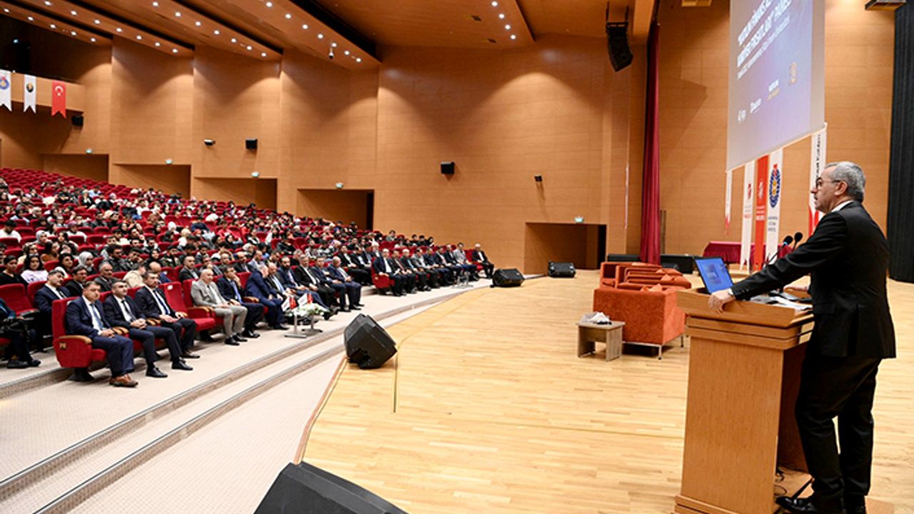 Güngör, Kariyer Fırsatları panelinde gençlere seslendi