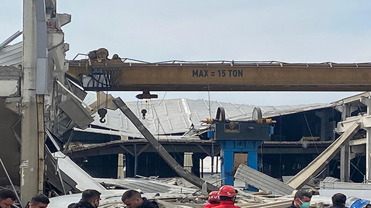 Kahramanmaraş’ta bir fabrika göçtü: 1 ölü 3 yaralı