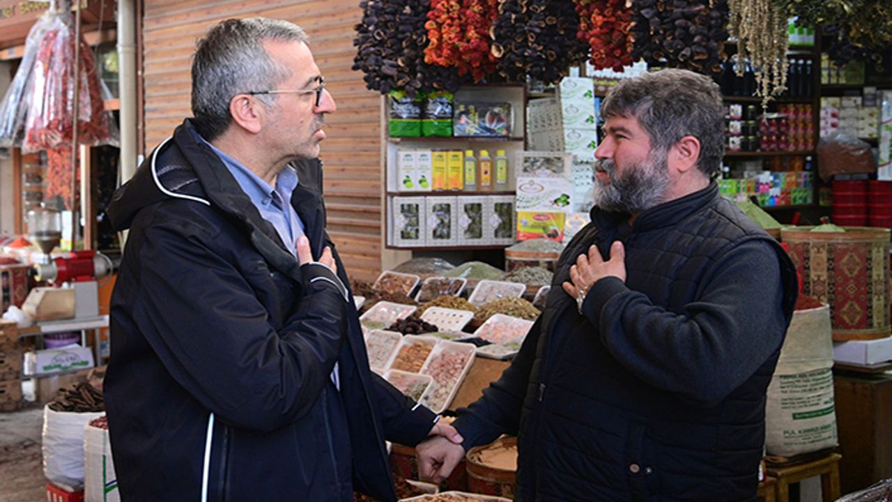 Tarihi Kapalı Çarşı’da esnaf kepenk açmaya başladı