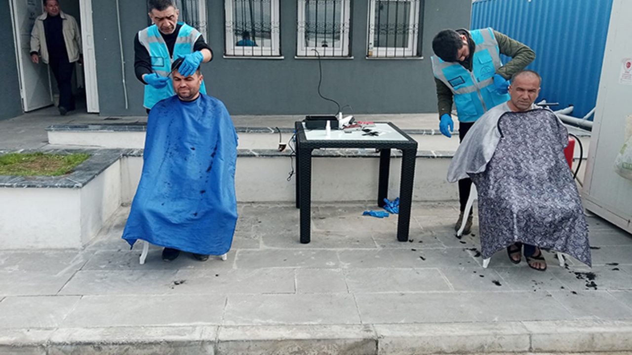 Dulkadiroğlu Belediyesi mobil berber ekibi çalışmalarını sürdürüyor