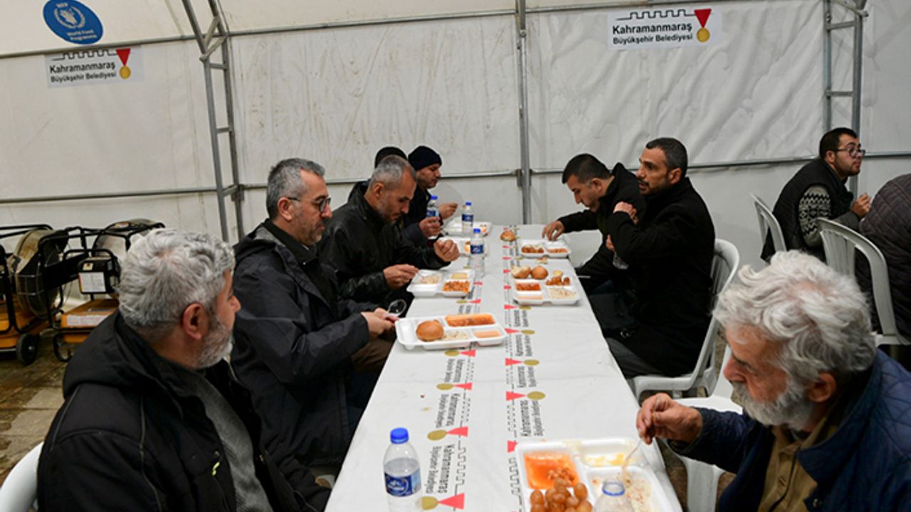 Güngör, vatandaşlarla birlikte iftar yaptı