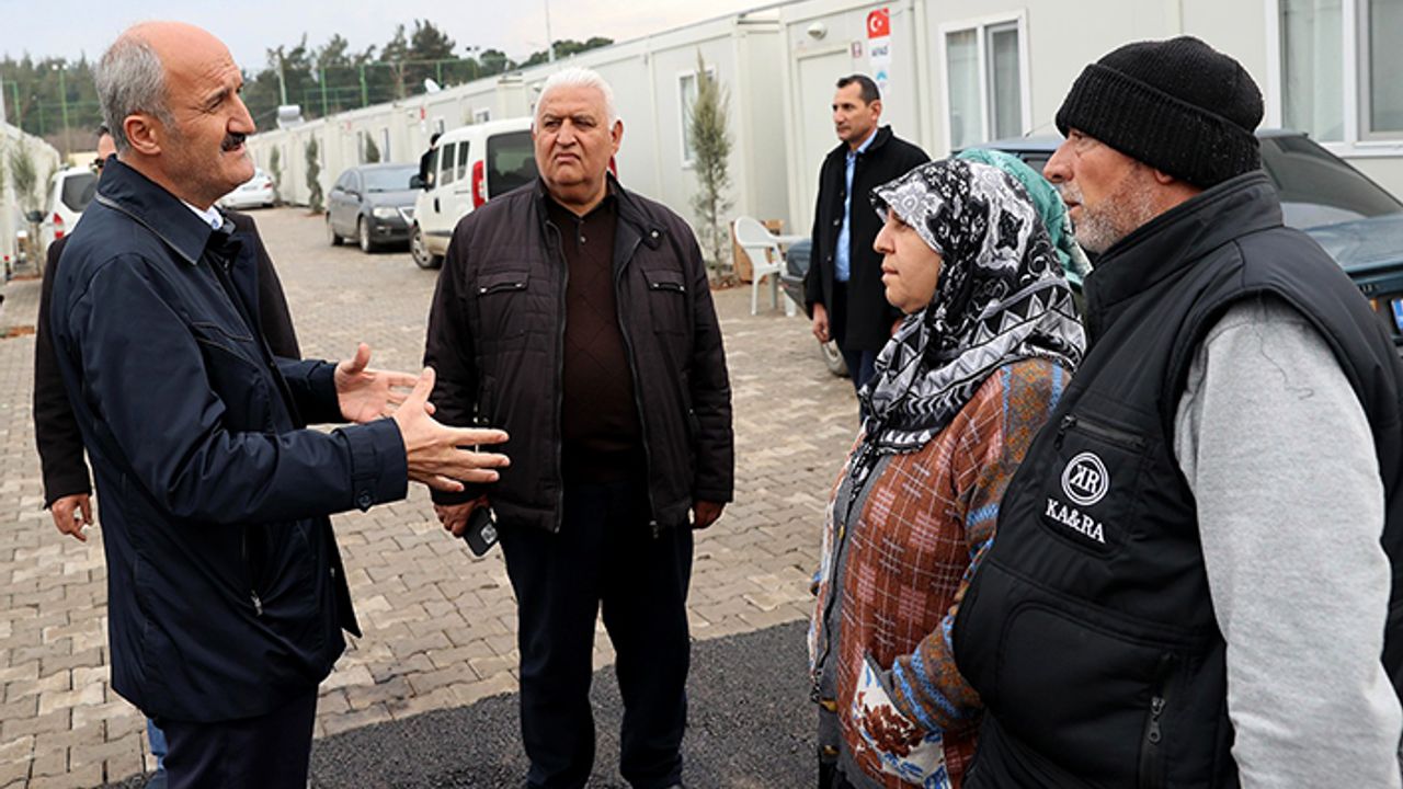 Okay, konteynır kentte vatandaşları ziyaret etti