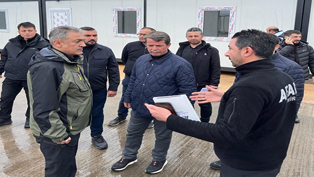 Türkoğlu’nda hayatın normalleşmesi için çalışmalar devam ediyor