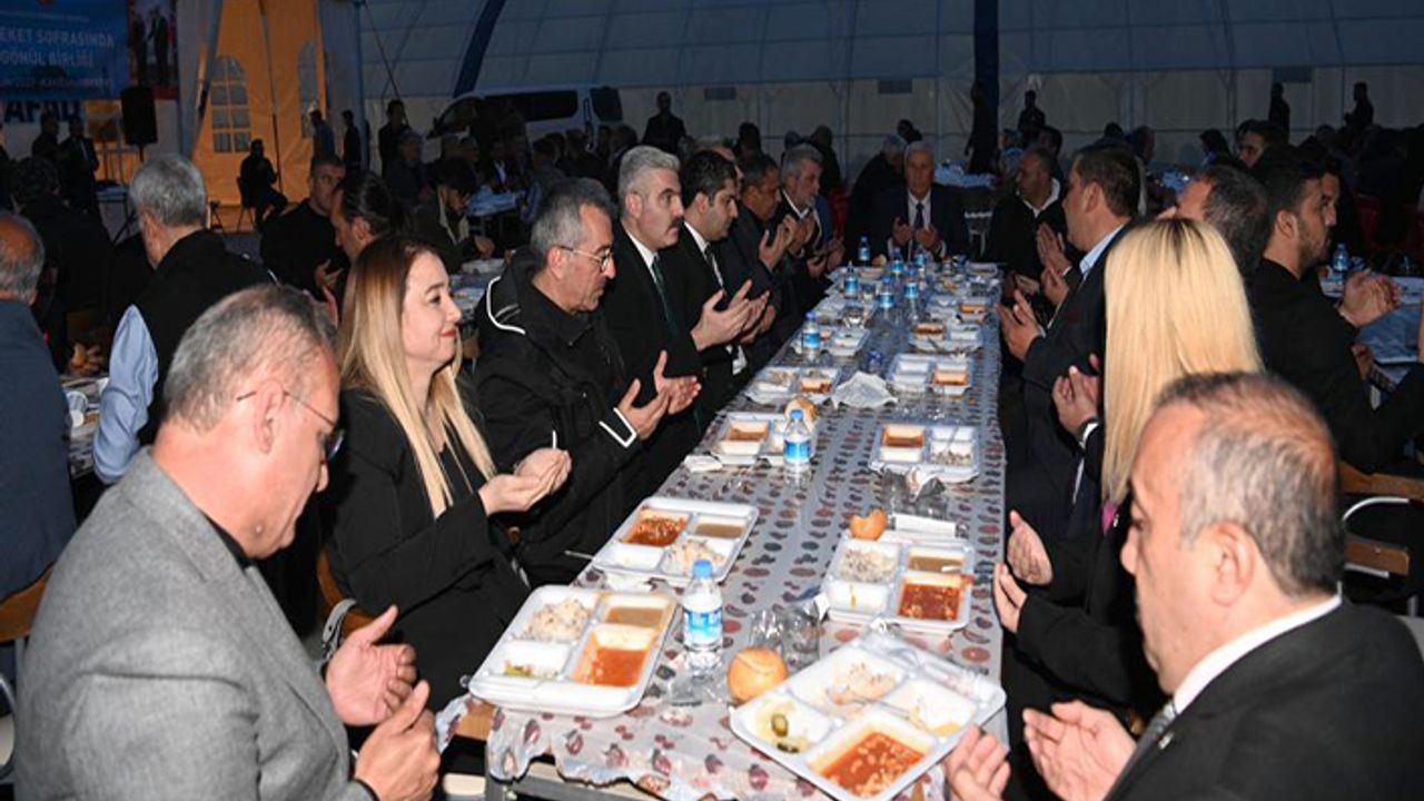 Güngör, MHP İl Başkanlığı’nın iftar programına katıldı