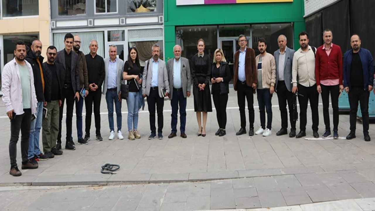 MHP adayı Karakoç Dora basınla bir araya geldi
