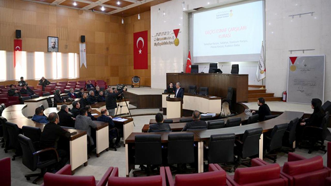 Onikişubat’ta 262 geçici iş yeri esnafa teslim edildi