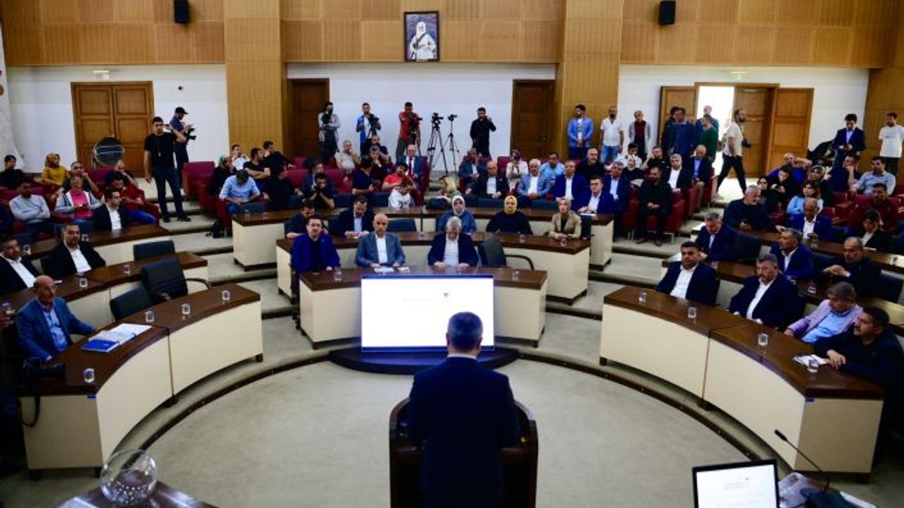 Güngör, “Geçici iş yerleri bir bir teslim ediliyor”