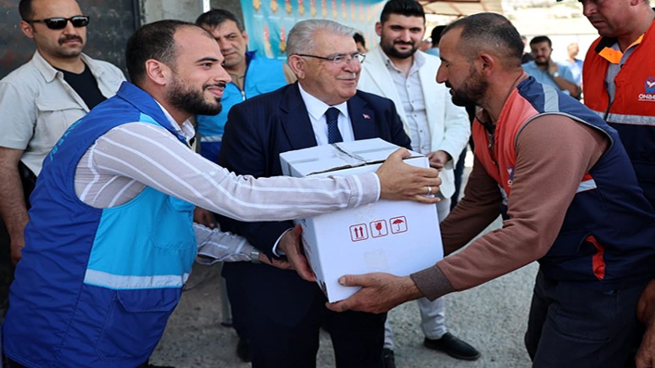 Mahçiçek’ten saha temizlik personellerine teşekkür ziyareti