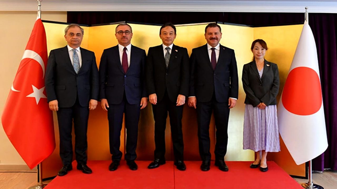 Güngör, “Dünyanın en büyük çalışması ve dayanışmasına şahitlik ediyoruz”