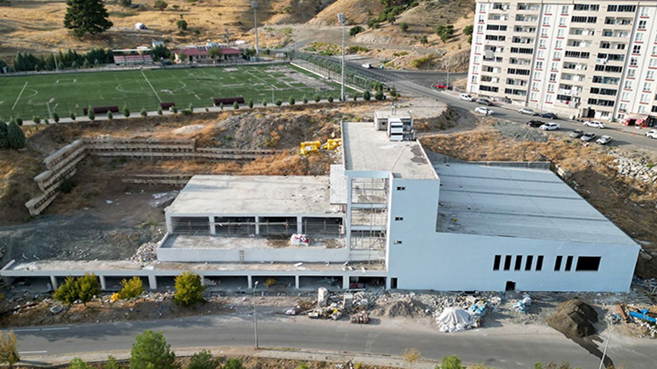 Doğukent Spor kompleksinde çalışmalar hız kazandı