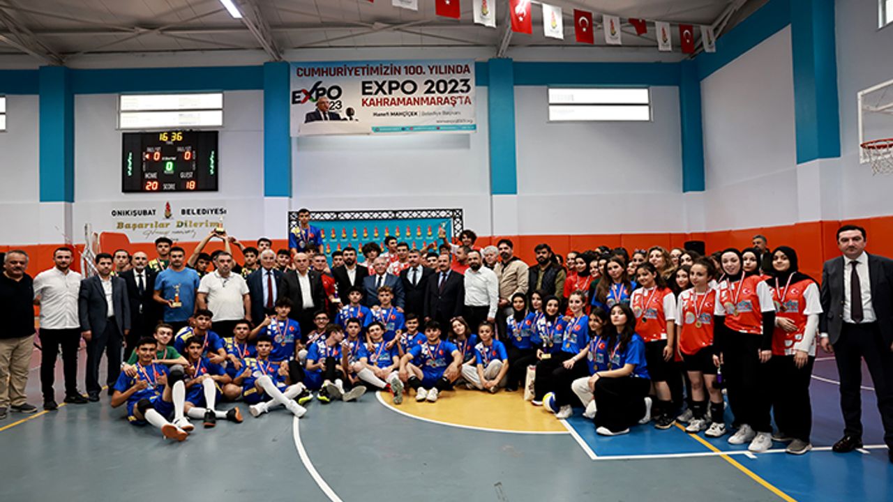 Onikişubat Belediyesi 100. yıl EXPO 2023 Voleybol Turnuvası finali nefes kesti