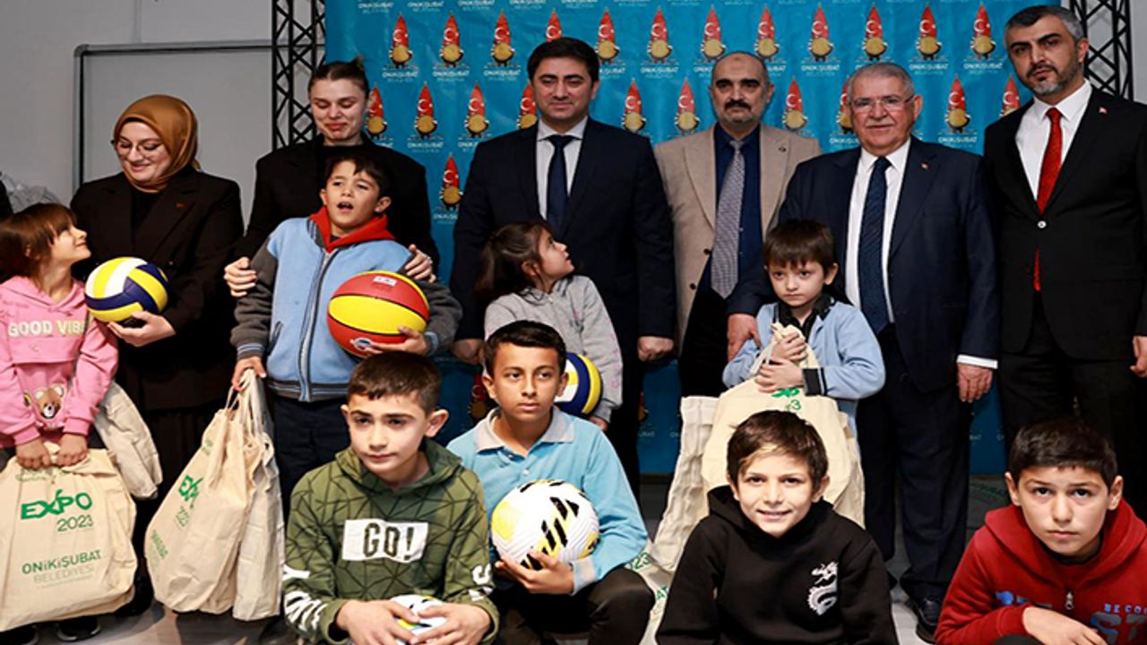 Mahçiçek’ten 500 ortaokul öğrencisine bot ve mont hediyesi