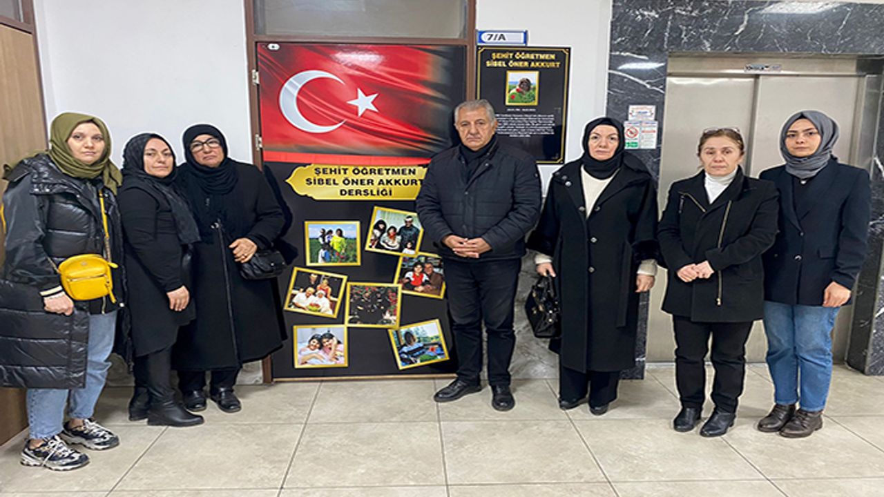 Deprem şehitlerinin isimleri okul dersliklerine verildi