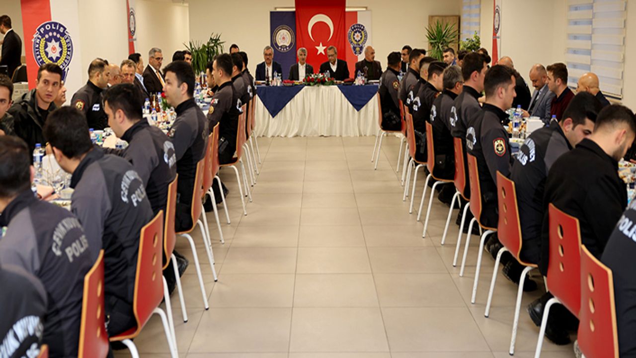 Güngör, iftarda emniyet mensuplarıyla bir araya geldi