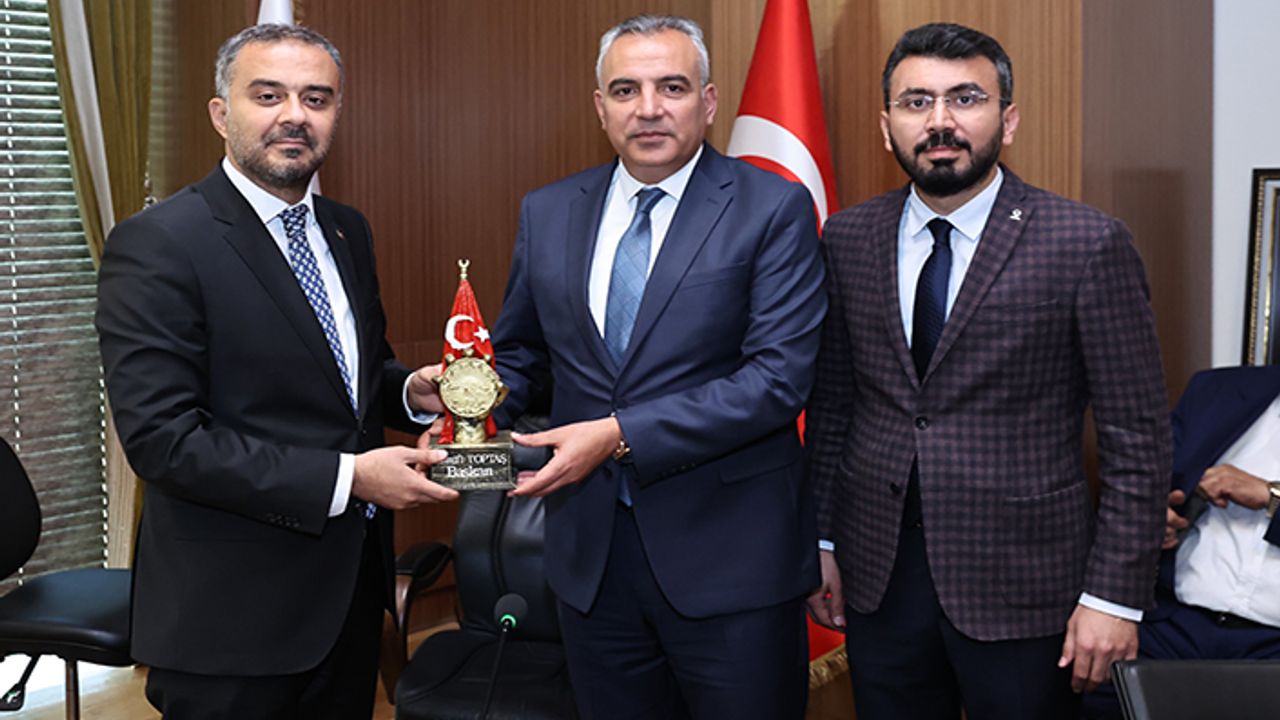 Toptaş, “Rasyonel işler yapacak, Onikişubat’ımız için büyük bir mücadele vereceğiz”