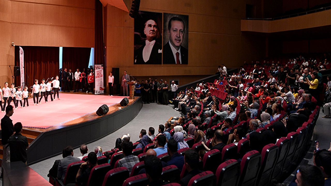 Görgel, “Atatürk’ü Anma, Gençlik ve Spor Bayramı’mız kutlu olsun”