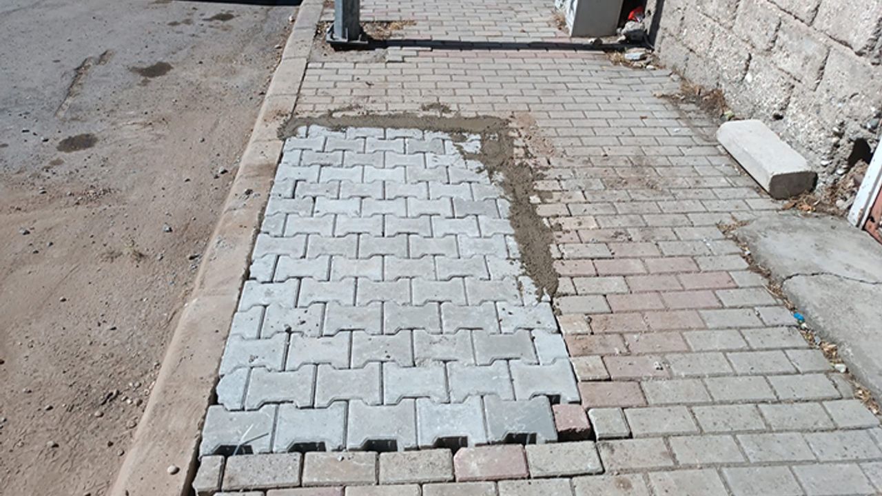 Akpınar, "Kilit parke tamir çalışmalarımız hız kesmeden devam ediyor"