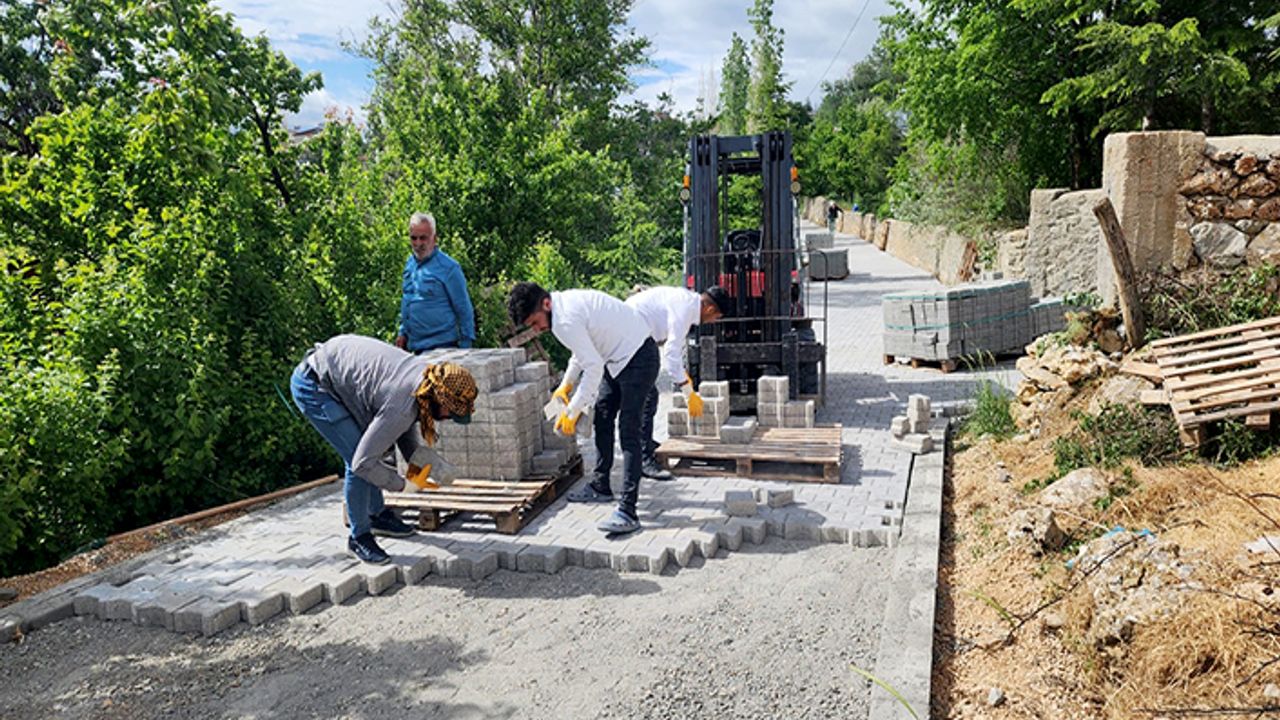 Büyükşehir, Göksun kırsalında ulaşımı iyileştiriyor