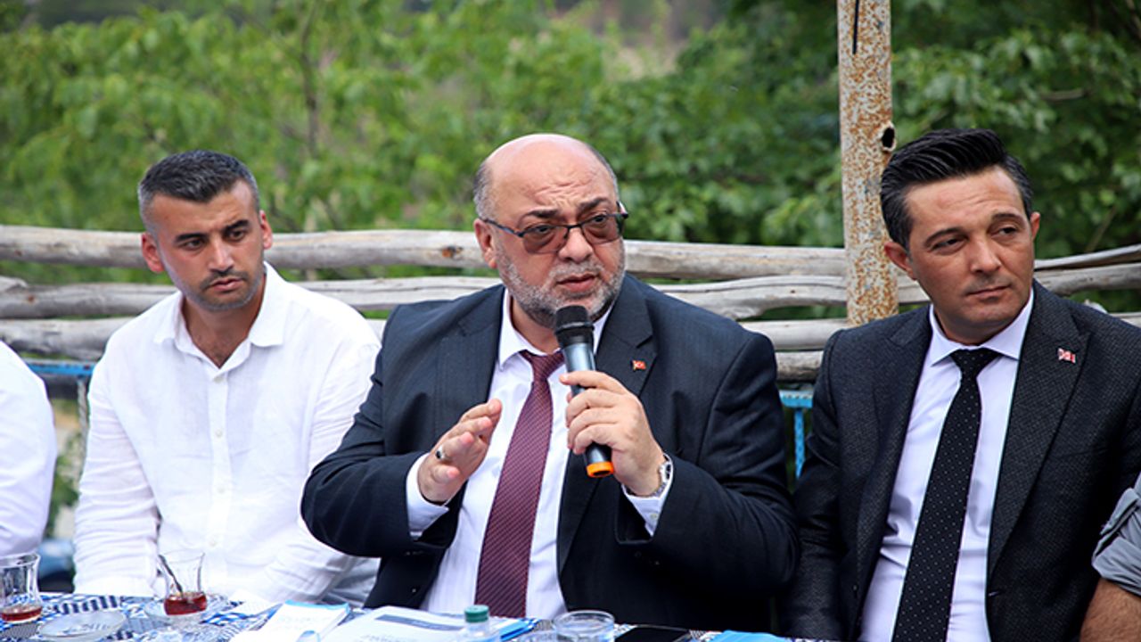 Akpınar, “Vatandaşlarımızla istişare ediyor, sorunları yerinde çözüyoruz”