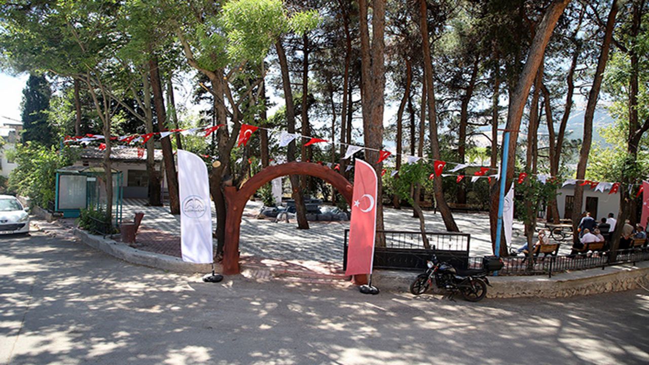 Dulkadiroğlu Kümbet Parkı'nın değişimini tamamladı