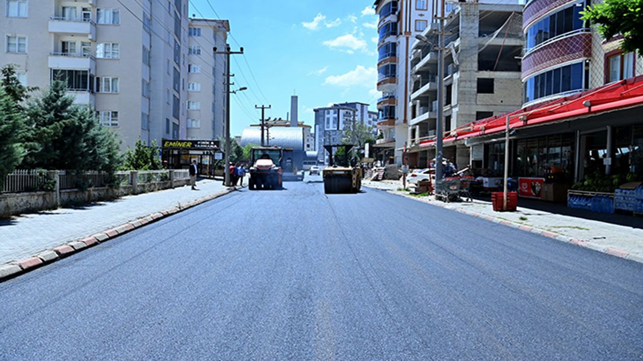 Onikişubat Belediyesi’nden Hürriyet ve 5 Nisan’da kapsamlı asfalt çalışması