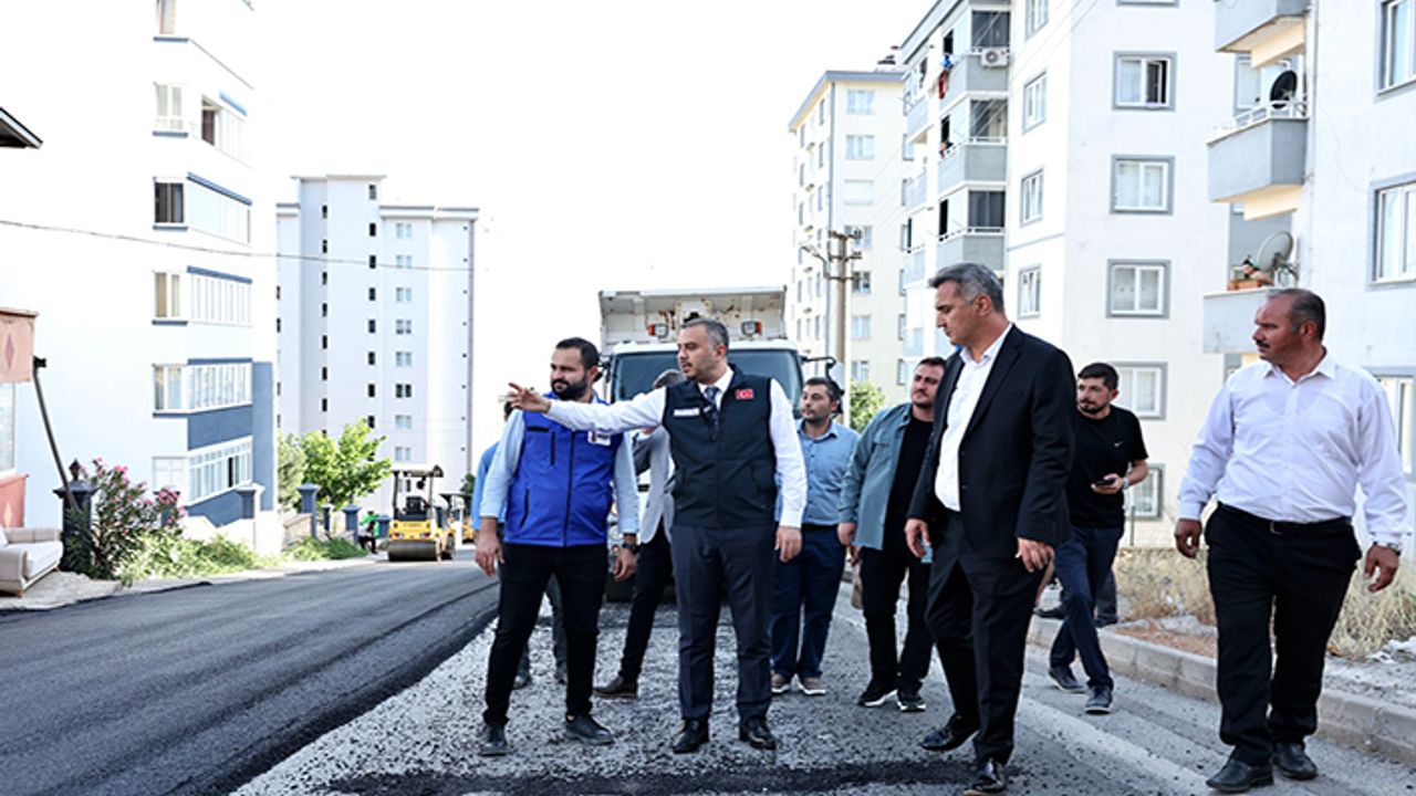 Toptaş, Hürriyet ve 5 Nisan Mahallesi’ndeki asfalt çalışmalarını inceledi
