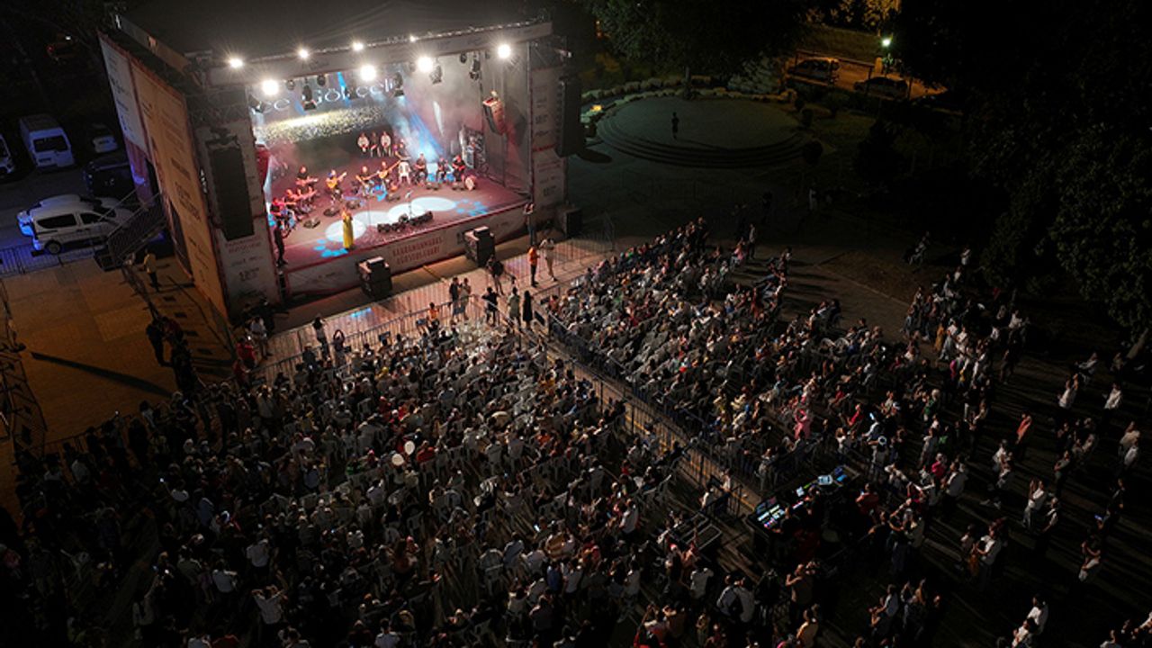 Geleneksel Ağustos Fuarı’nda müzik ziyafeti yaşandı