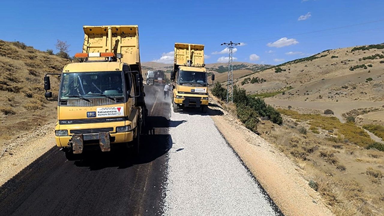Büyükşehir, Afşin kırsalında ulaşım atağını sürdürüyor