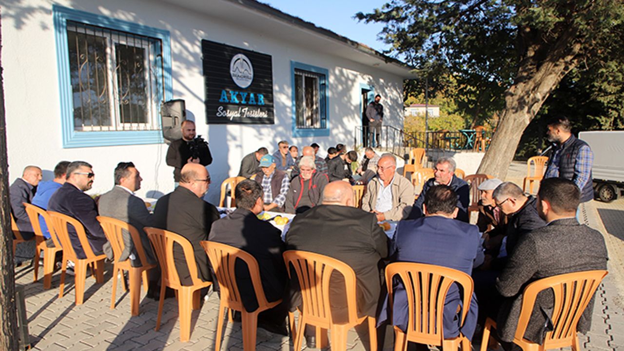 Dulkadiroğlu Belediyesi, mahalle toplantılarına Akyar'da devam etti
