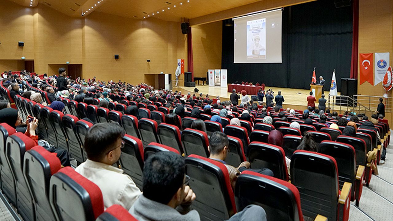 Yazılışının 950. Yılında Dîvânu Lugâti't-Türk sempozyumu