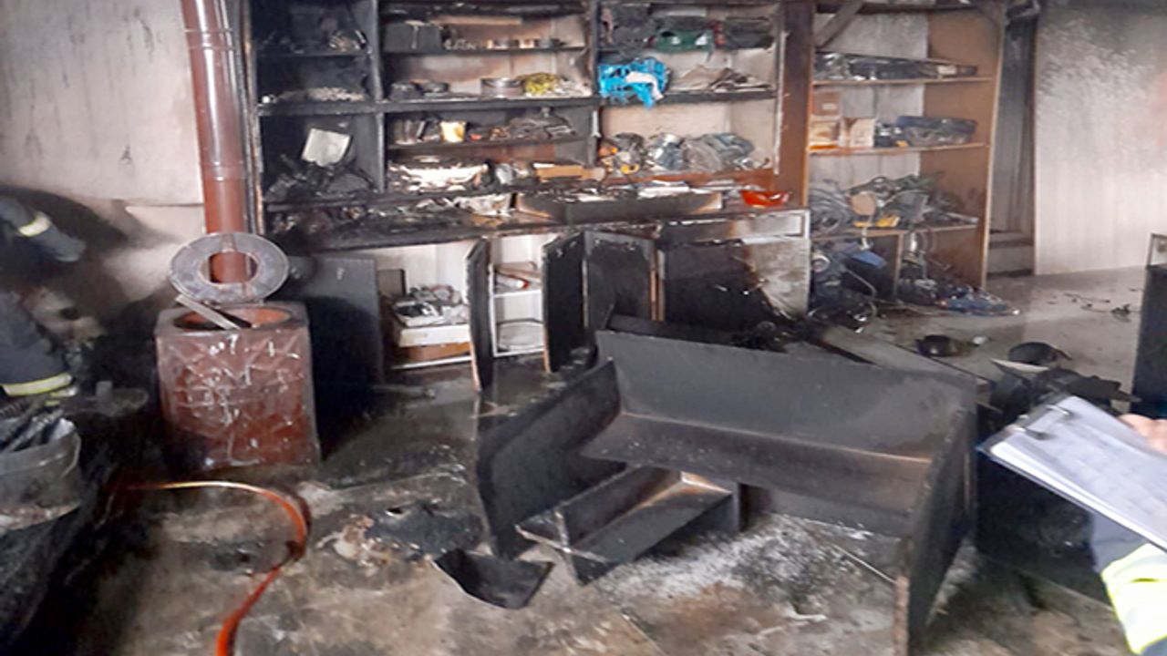 Kahramanmaraş’ta iş yerinde yangın: 2 yaralı