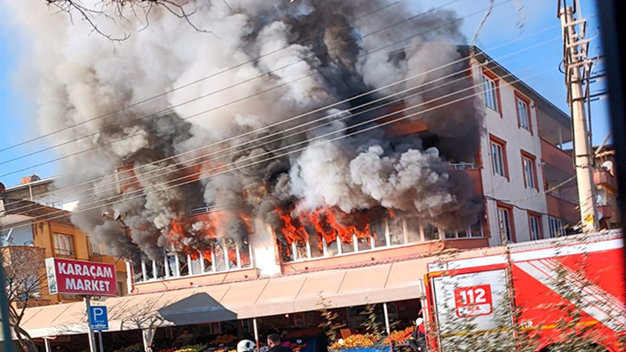 Kahramanmaraş’ta market deposunda yangın