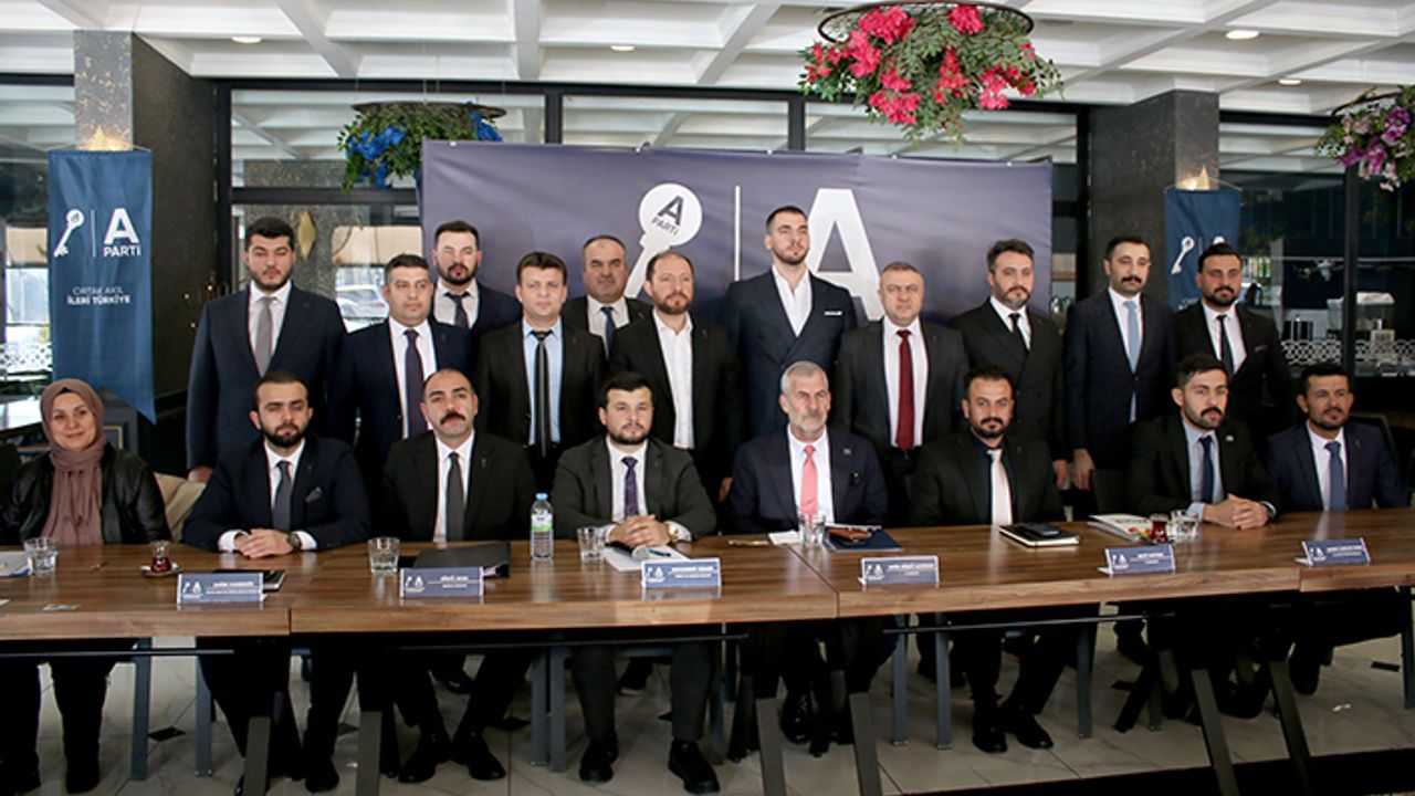 Anahtar Parti Kahramanmaraş İl Başkanlığı basınla bir araya geldi