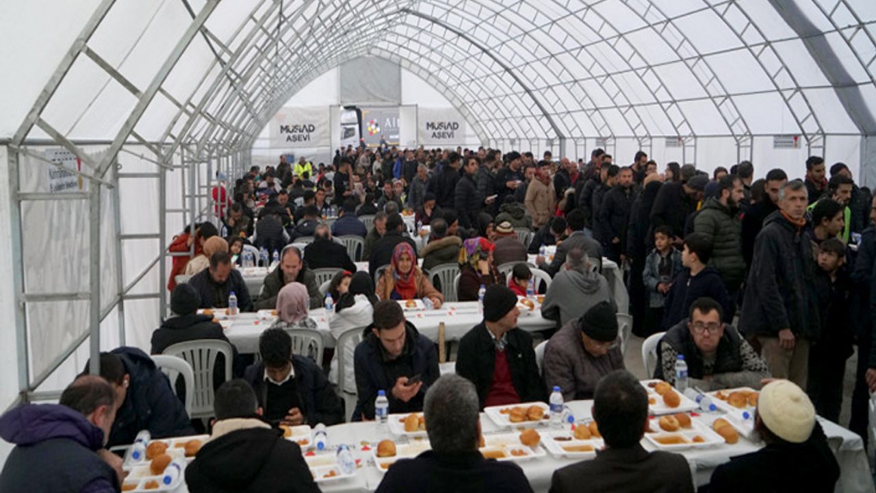 İlk İftarı Milli İrade Meydanı’nda birlikte yapalım