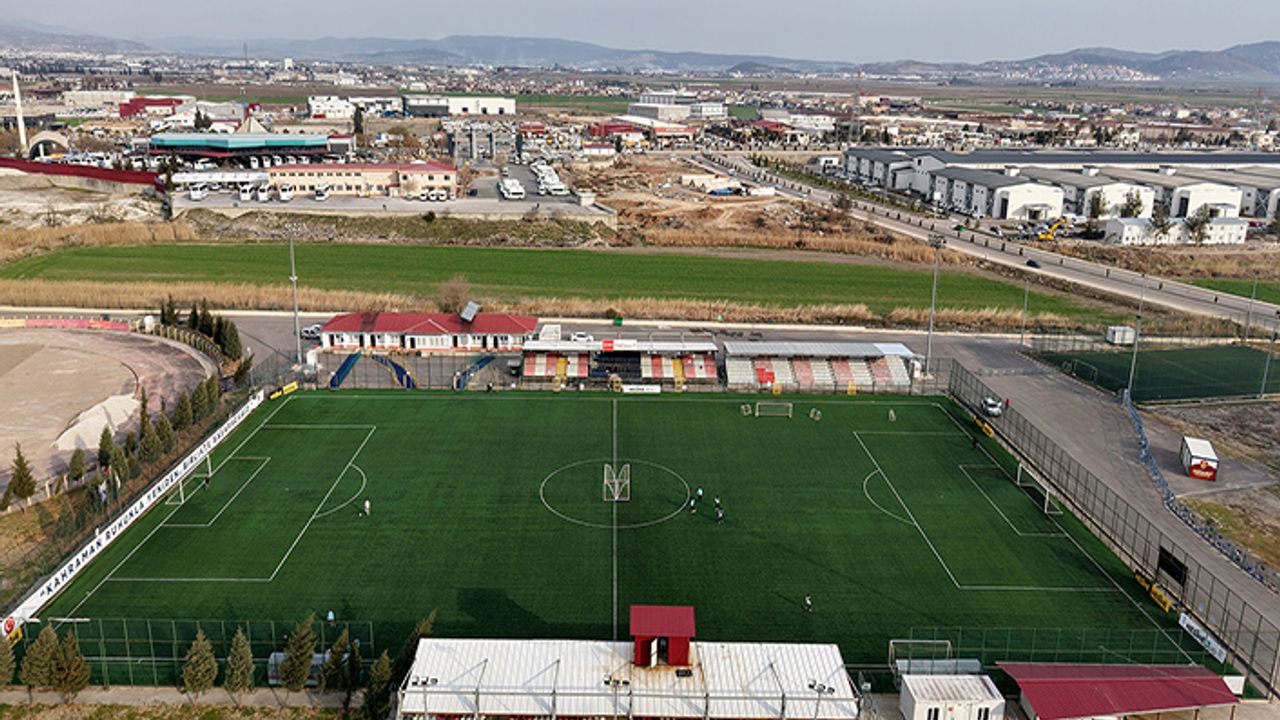 Merkez futbol sahasının tribün kapasitesi artırıldı