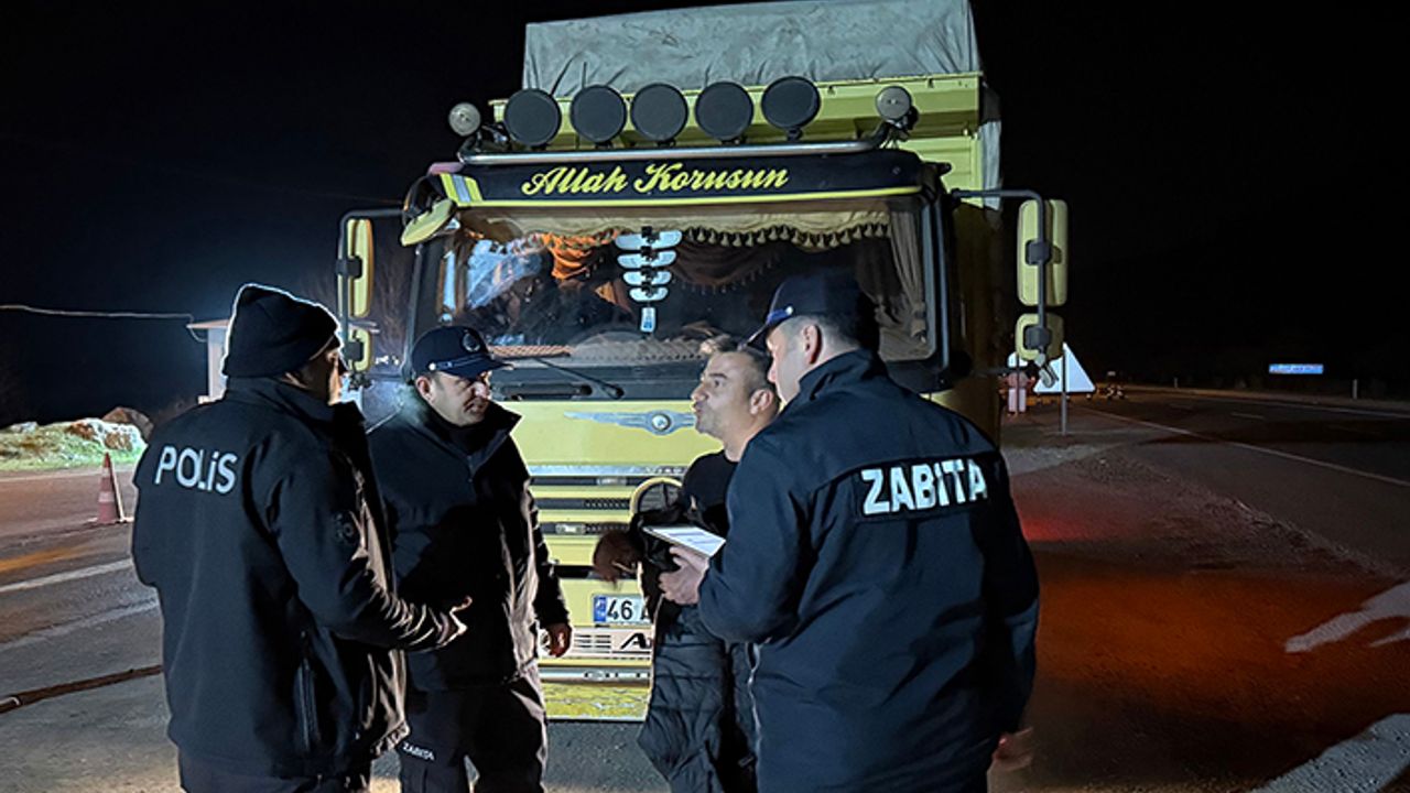 Zabıtadan sebze ve meyve taşıyan araçlara denetim