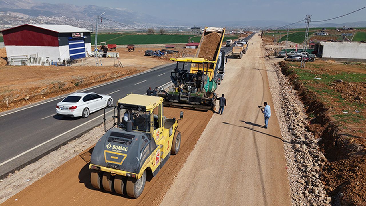 Batı Mahallelerin Ulaşım Standardını artıracak yol yatırımı sürüyor