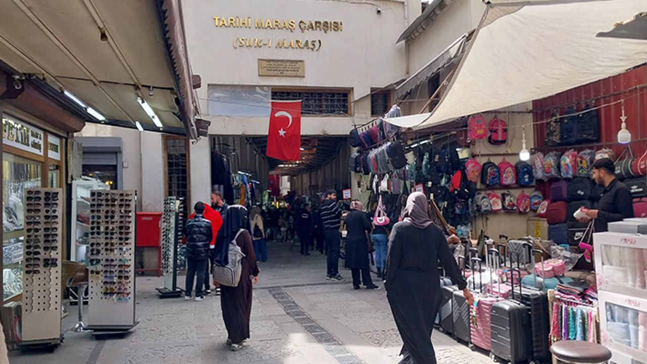 Depremlerden etkilenen esnaflar bayram öncesi umutlu