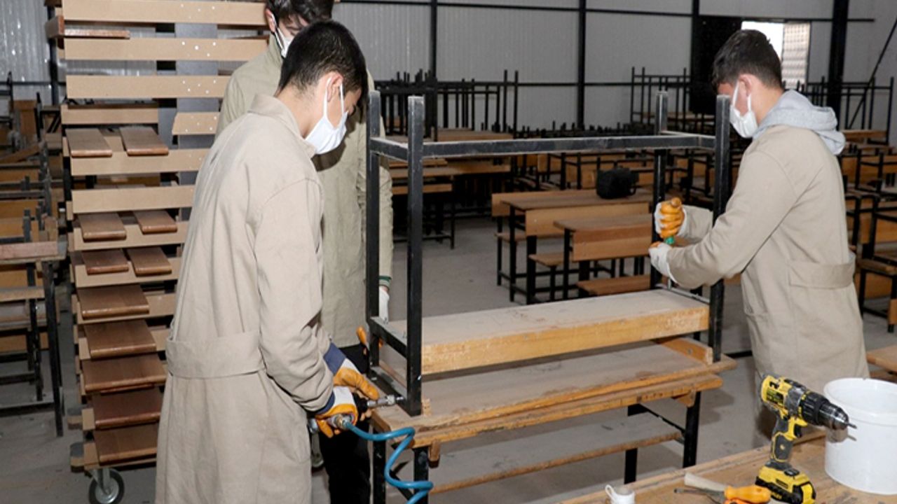 Kahramanmaraş’ta Meslek Lisesi öğrencilerinden örnek geri dönüşüm projesi