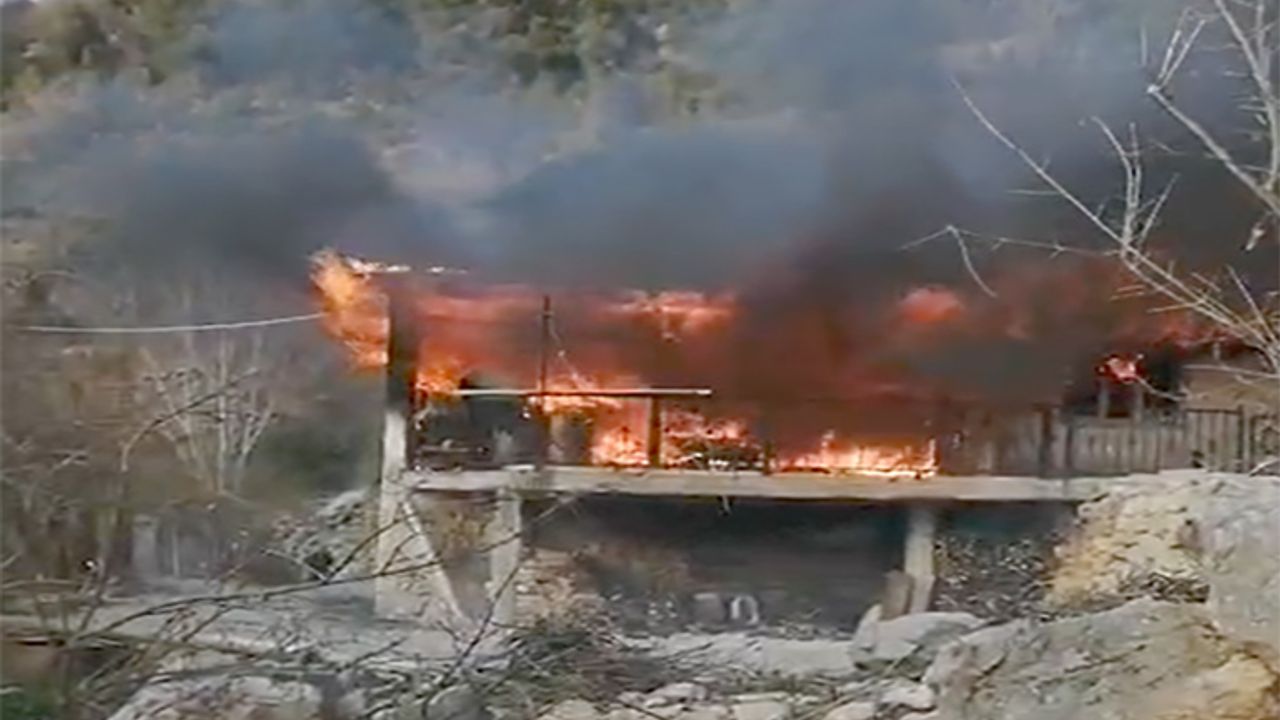 Kahramanmaraş’ta müstakil ev yangında küle döndü