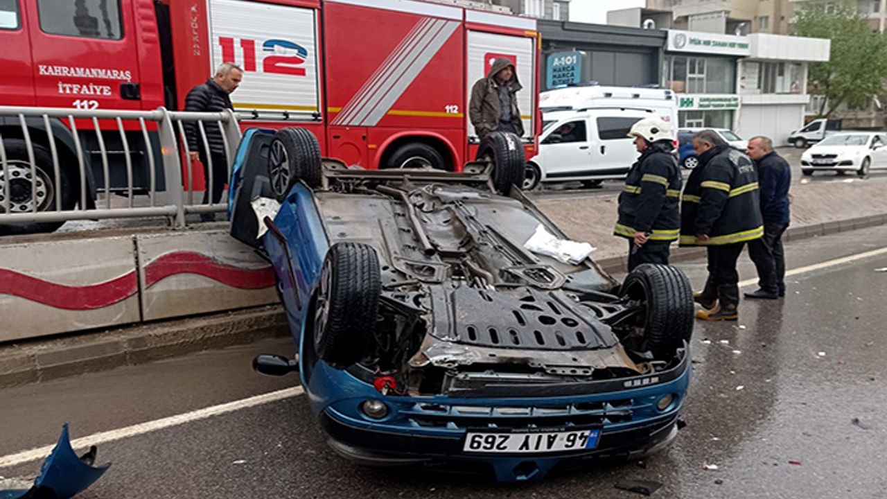 Kahramanmaraş’taki trafik kazasında otomobil ters döndü