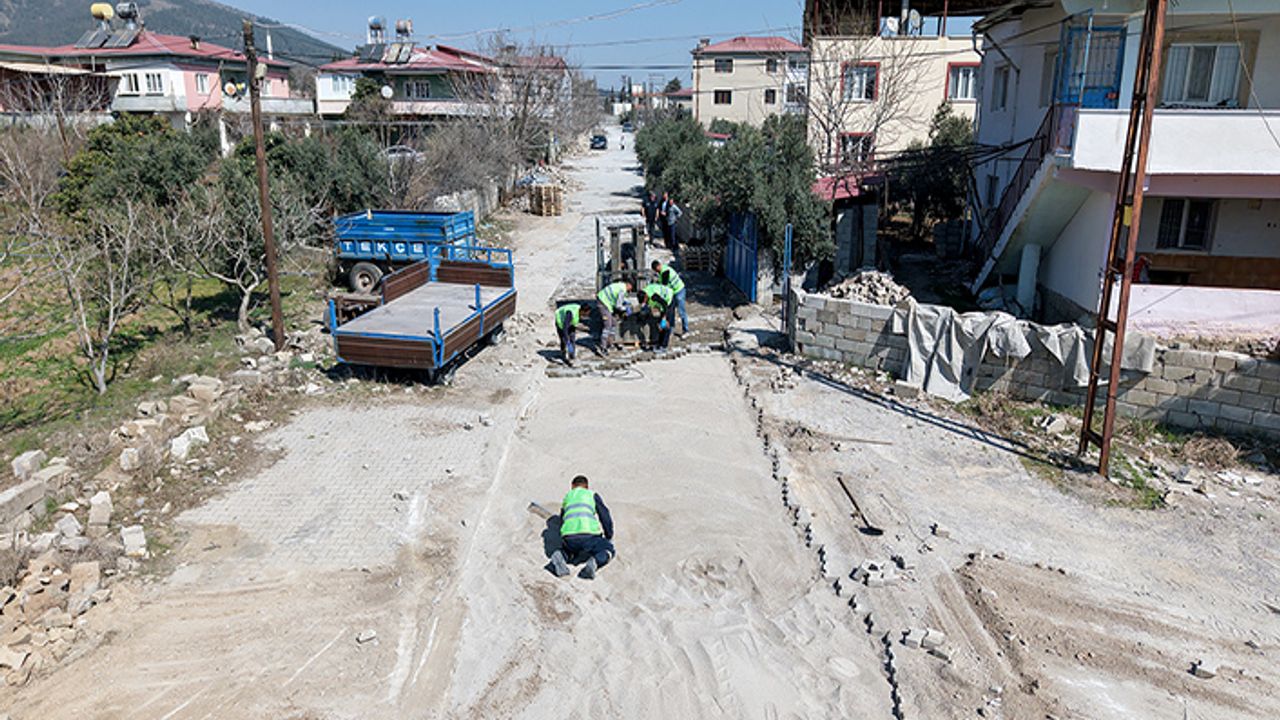 Türkoğlu’nda altyapının ardından yollar da yenileniyor